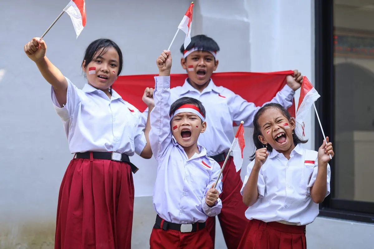 Siswa merayakan keberhasilan